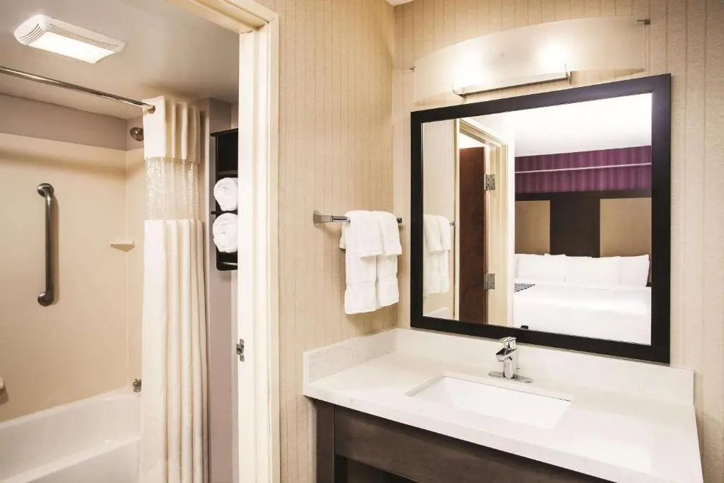 La Quinta Inn & Suites by Wyndham Newark - Elkton - Chambres