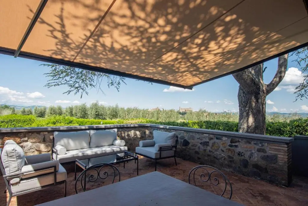 Apartment with balcony