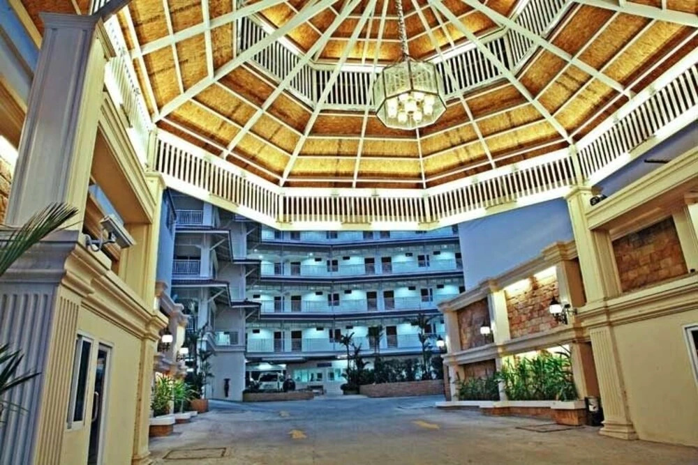 Lobby & Reception
