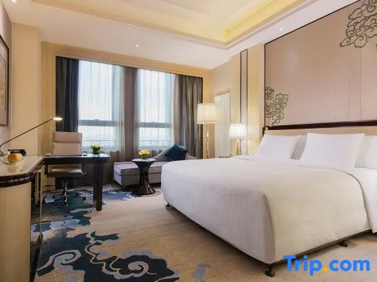 Business Double room (full double bed)