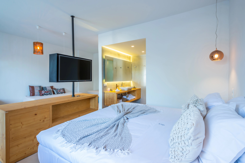 Dreambox Mykonos Suites and Mini Villas — 2
