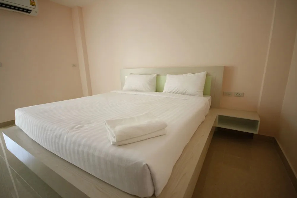 Standard Double room with balcony (full double bed)