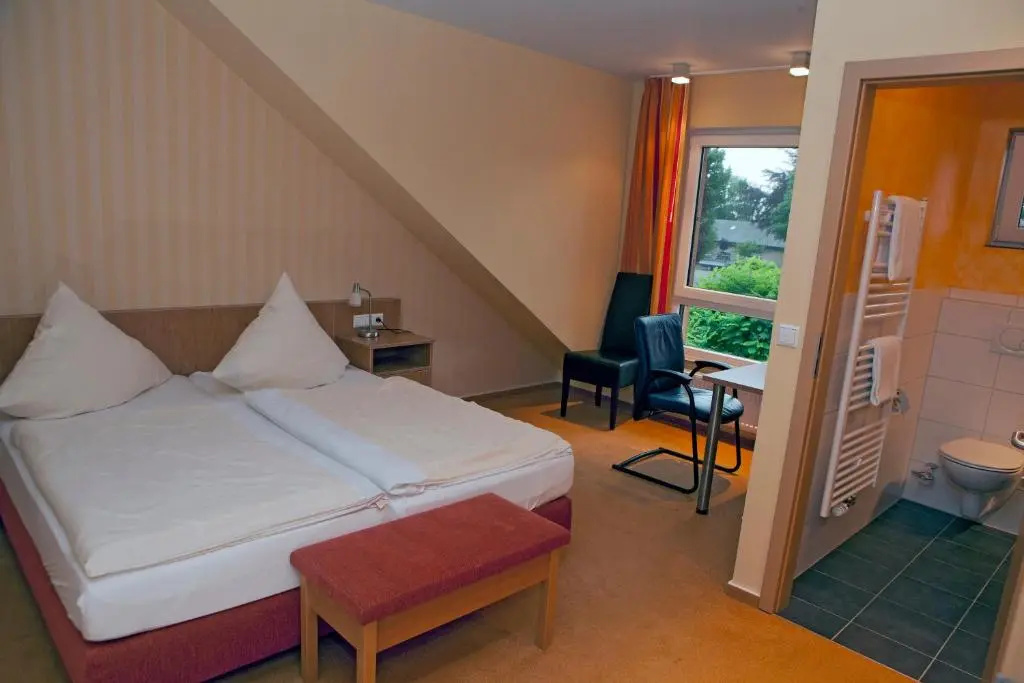 Double Cottage (full double bed)