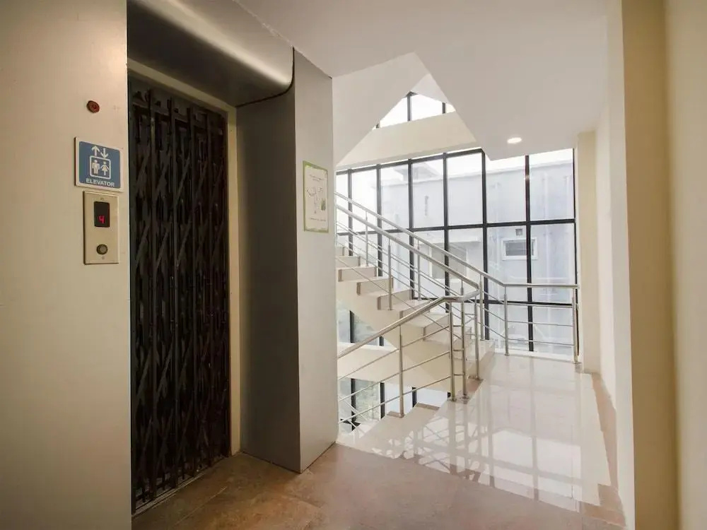 FabExpress Sravya Residency - Général