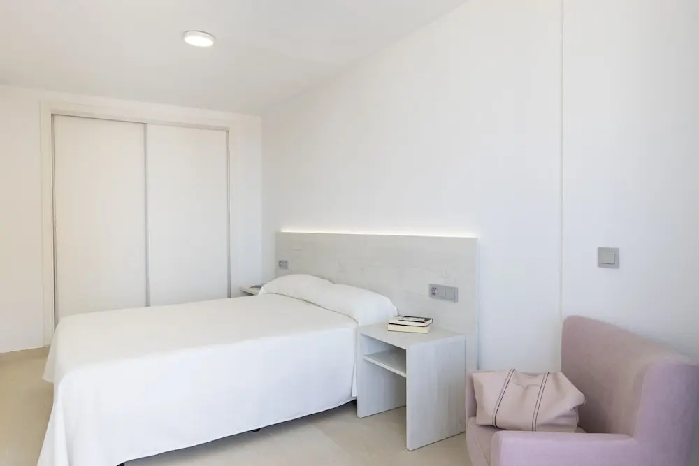 1 Bedroom Apartment with balcony