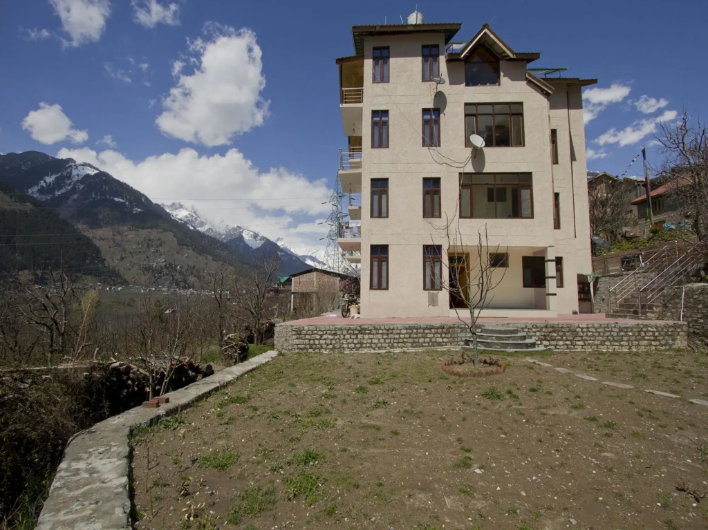 Hotel WhitePod Manali by OYO Rooms