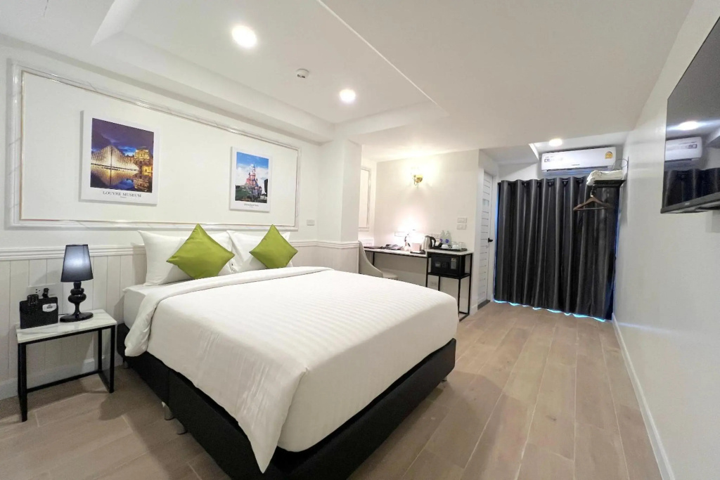 Travelier Hostel — фото
