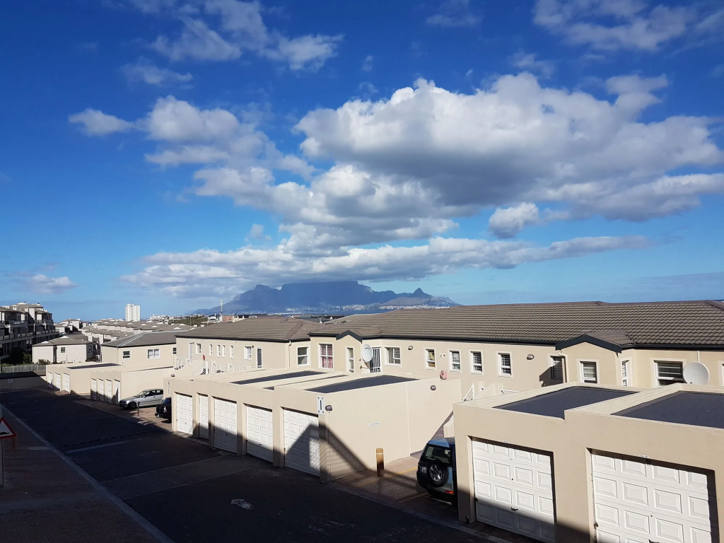 Bradclin Blouberg