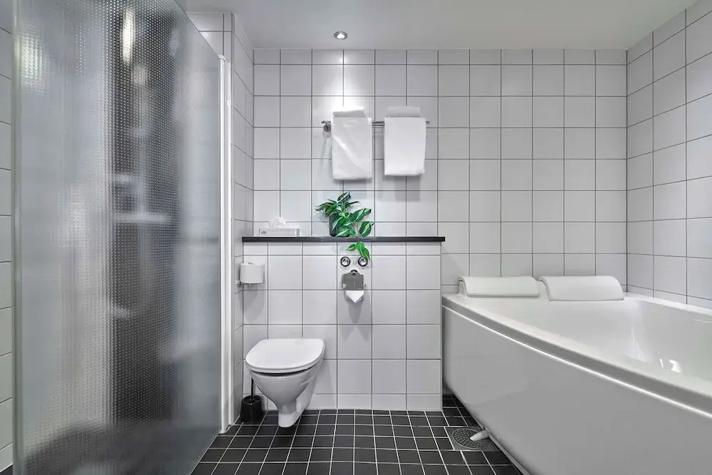 Double Suite full double bed