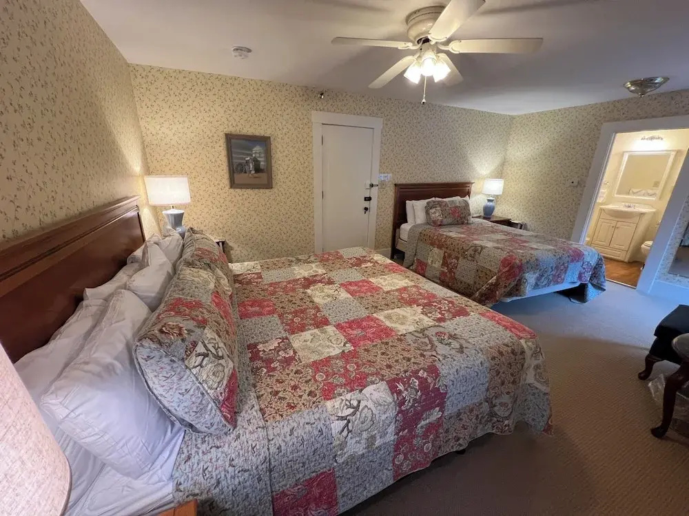Deluxe Quadruple room