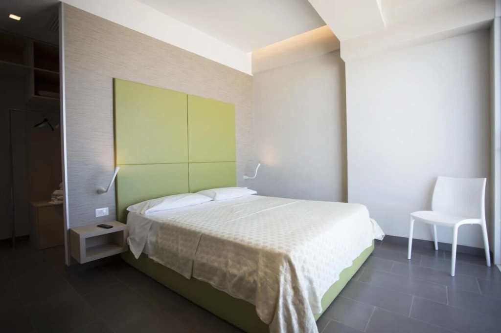Hotel Excelsior — 2