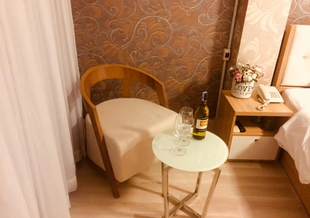 Food & Beverage