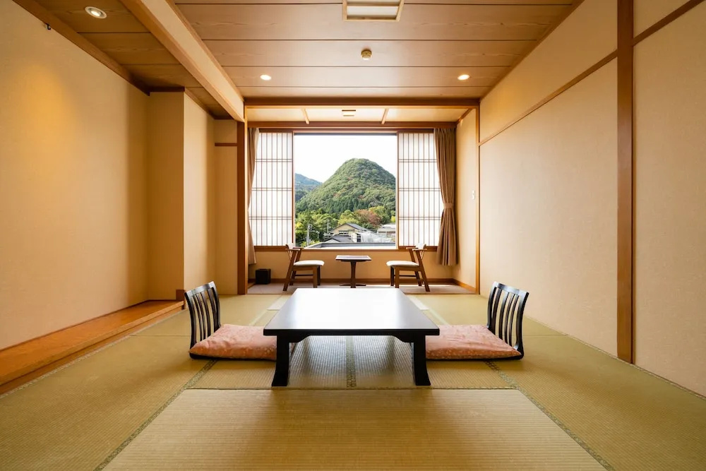 Hotel Hoho "A hotel overlooking the Echigo Plain and the Yahiko mountain range" - Chambres
