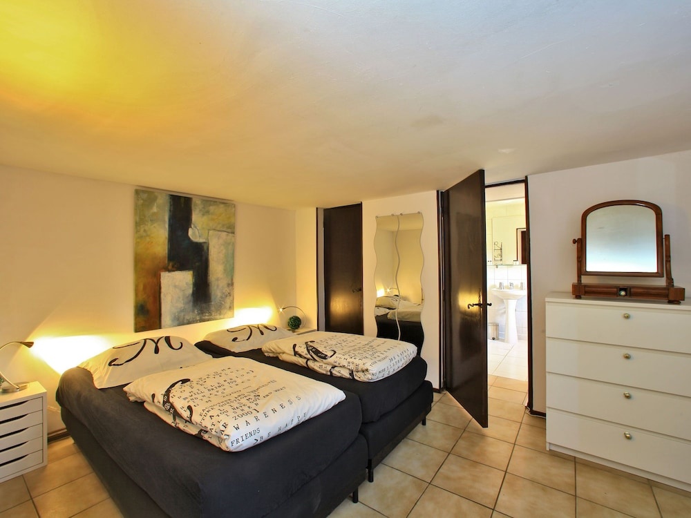 Stylish Stay on a Private Estate With Sauna, Heated Pool and Jacuzzi