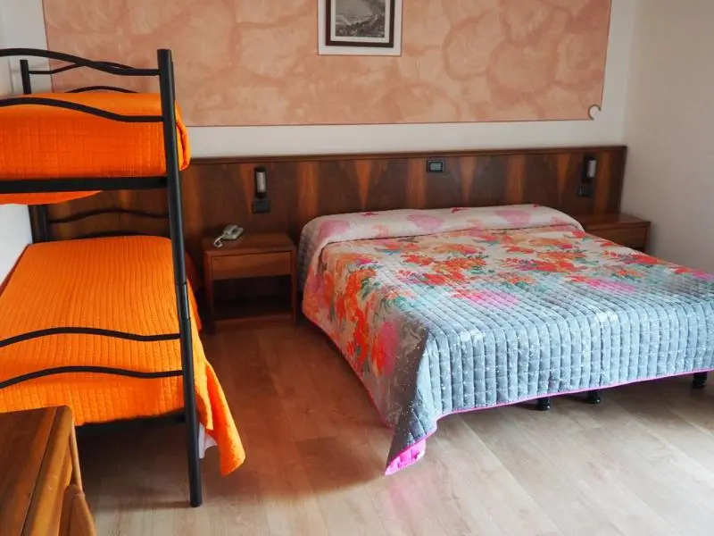 Continental Lovere - Chambres