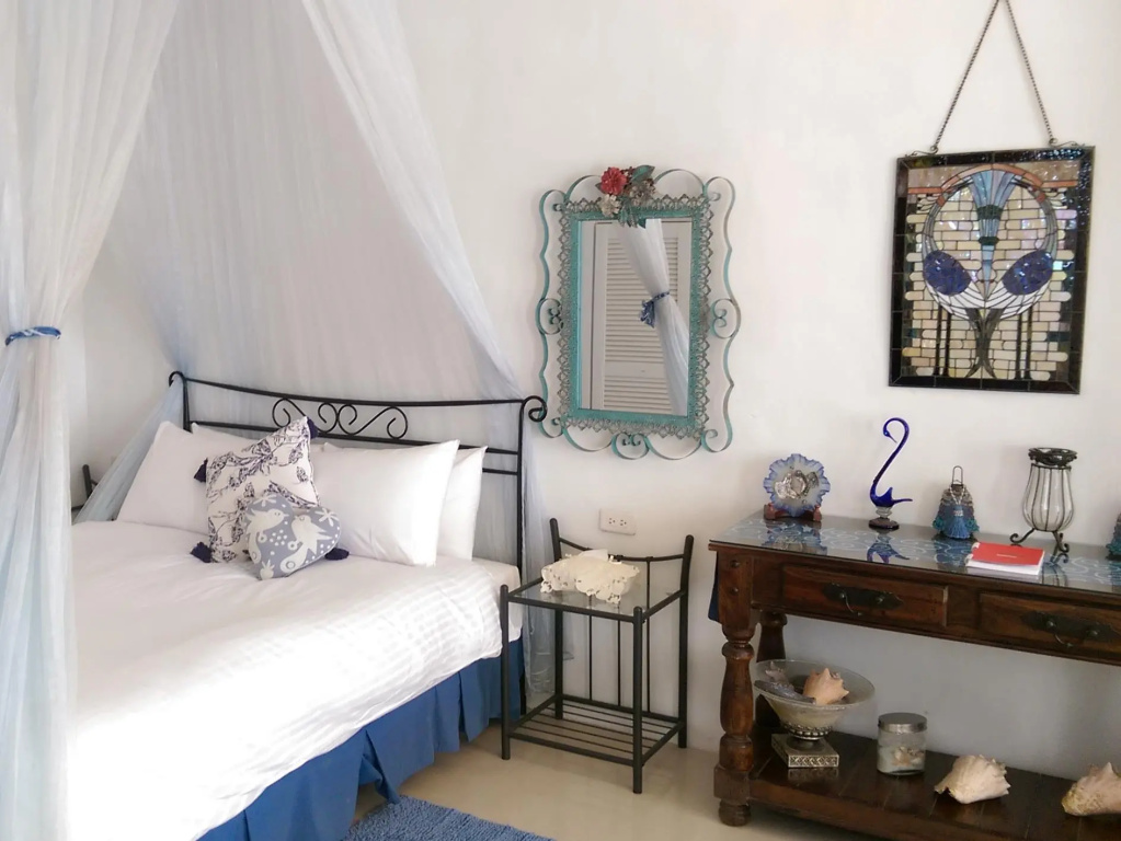 Deluxe Double room (full double bed)