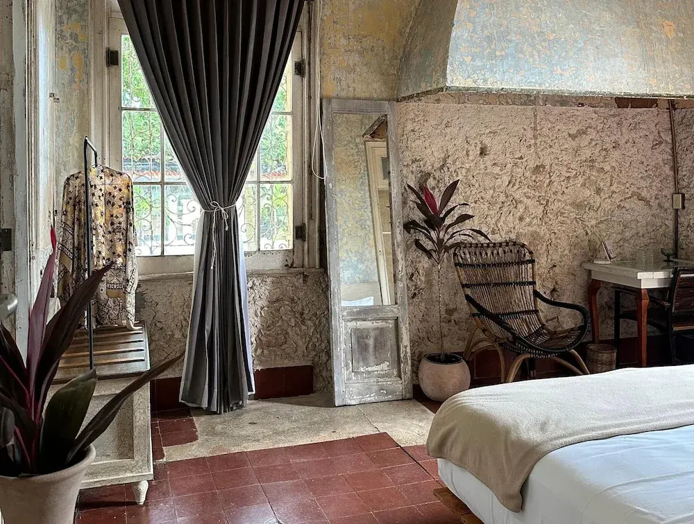Deluxe Double room with balcony (full double bed)