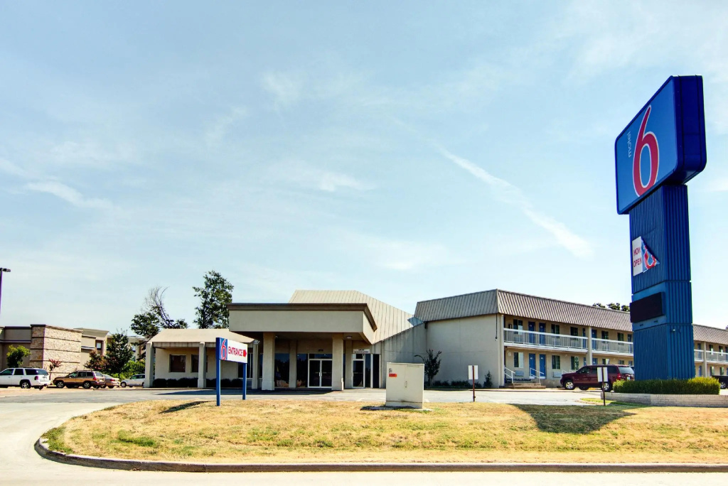 Motel 6 Mount Pleasant, TX