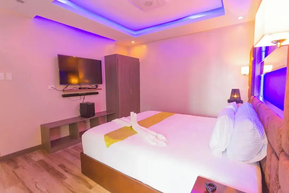 Luxury Suite