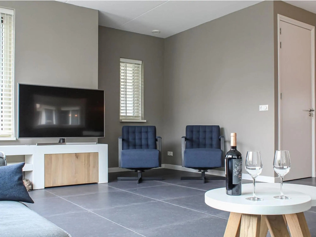 Atmospheric Villa With Nice Garden, in a Holiday Park at the Water in Friesland