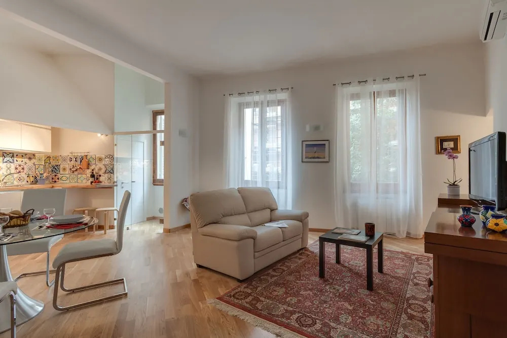 2 Bedrooms Apartment with balcony