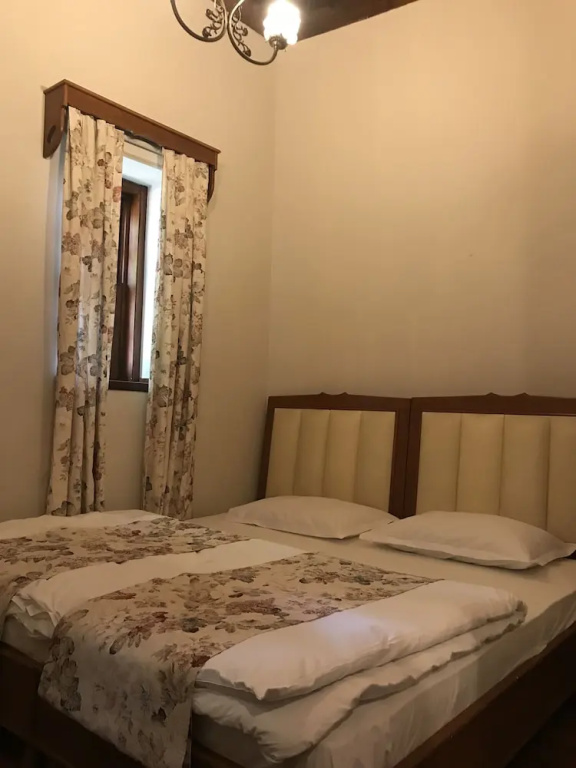 Standard Triple room with city view
