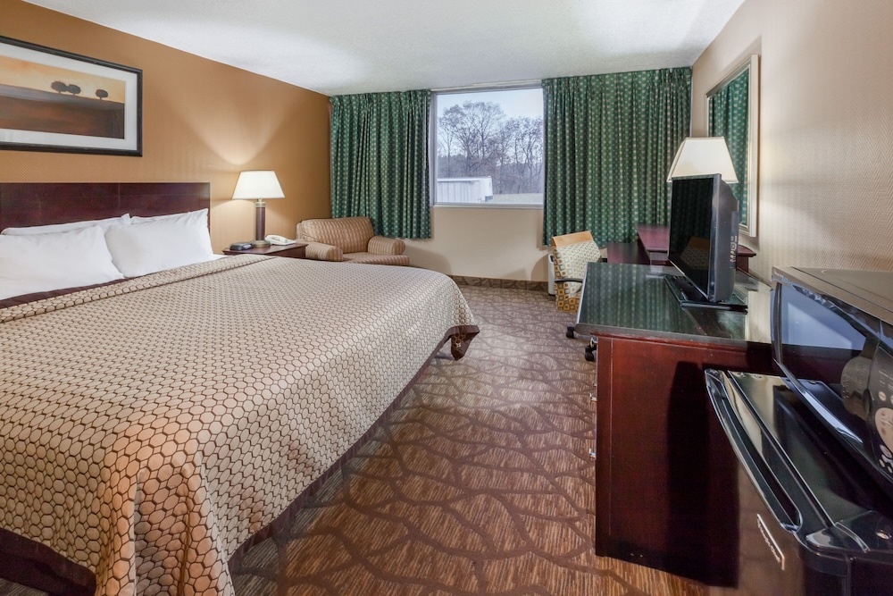 Days Inn & Suites by Wyndham Richfield
