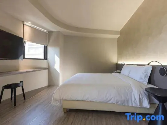 Deluxe Double room (full double bed)
