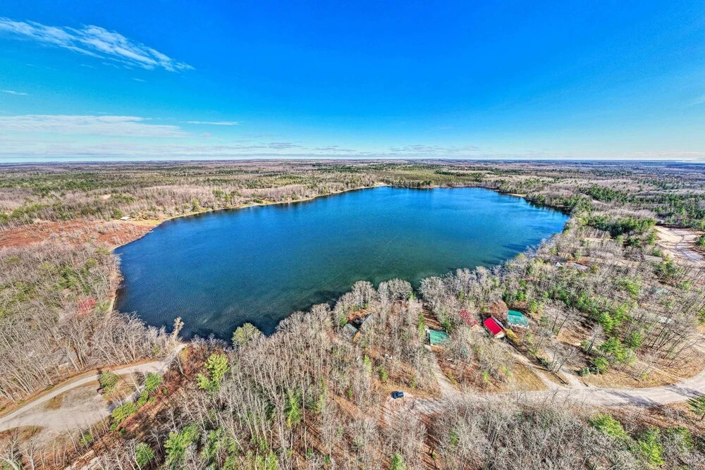 Lakefront Hawks Getaway - Fire Pit & Kayaks!