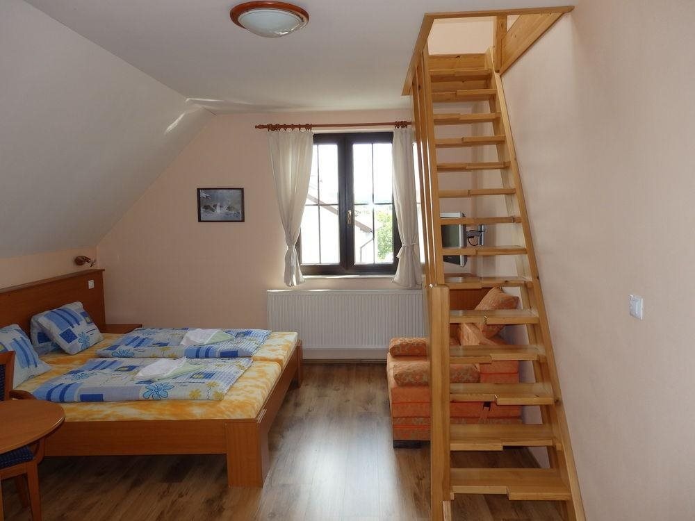Pension Orbis — 4