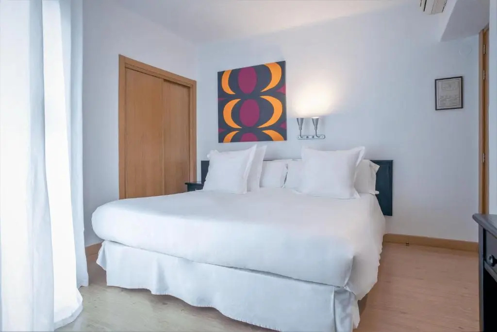 Standard Double room with balcony (full double bed)