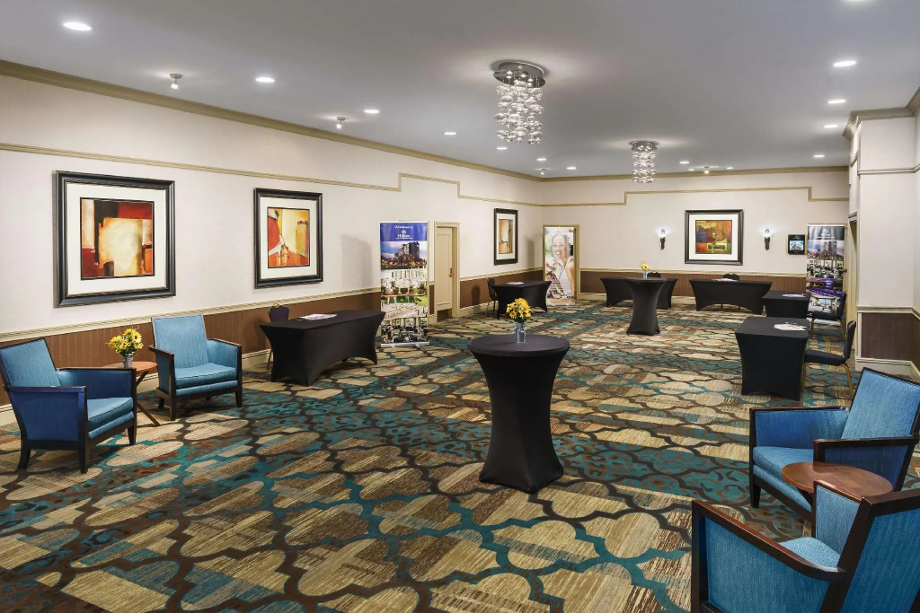 Hilton Charlotte University Place - Général