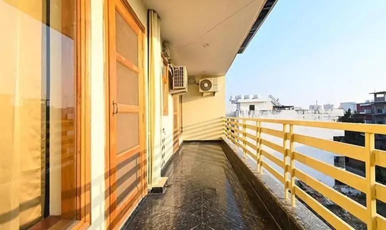 Hotel Holy House