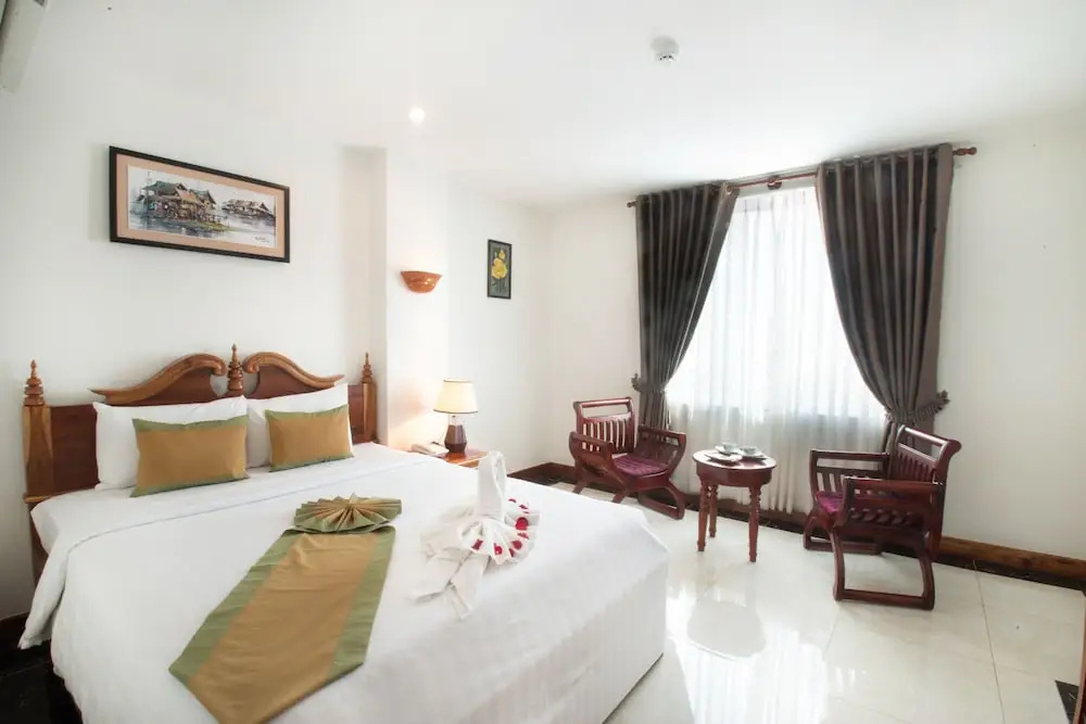 Deluxe Double room with balcony and with city view (full double bed)