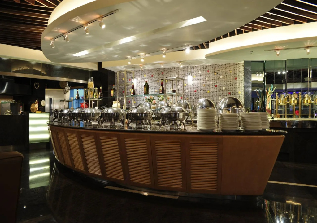 Food & Beverage