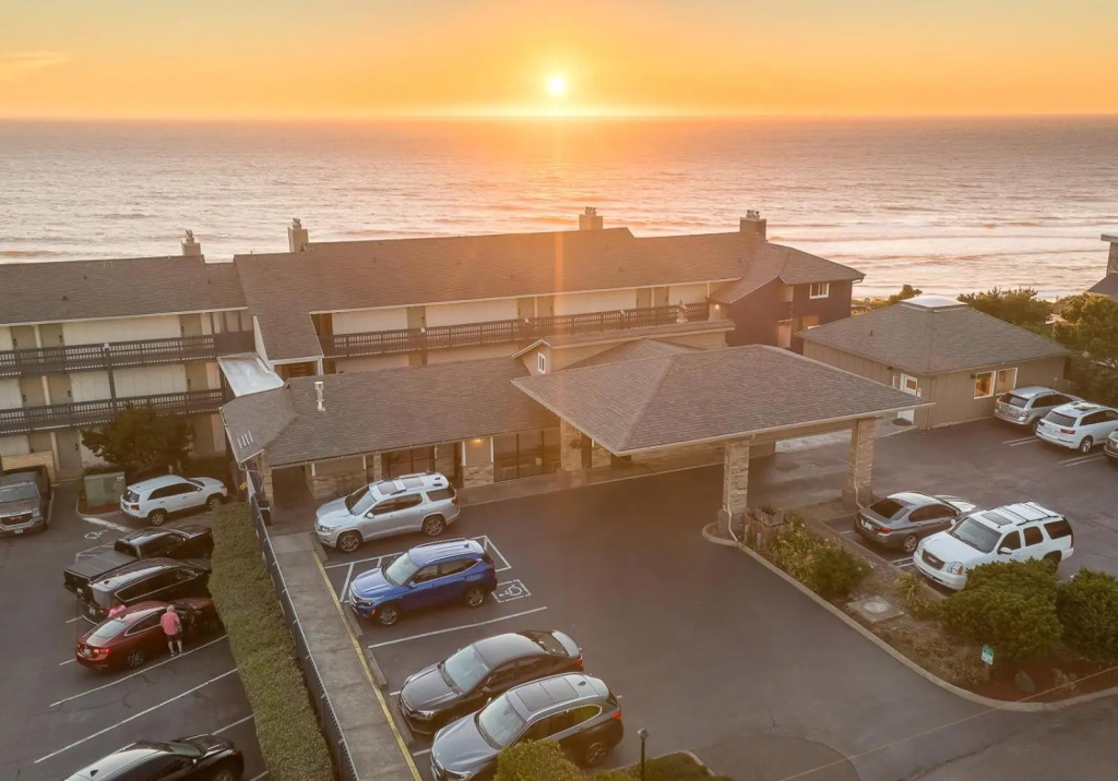 Surfland Hotel