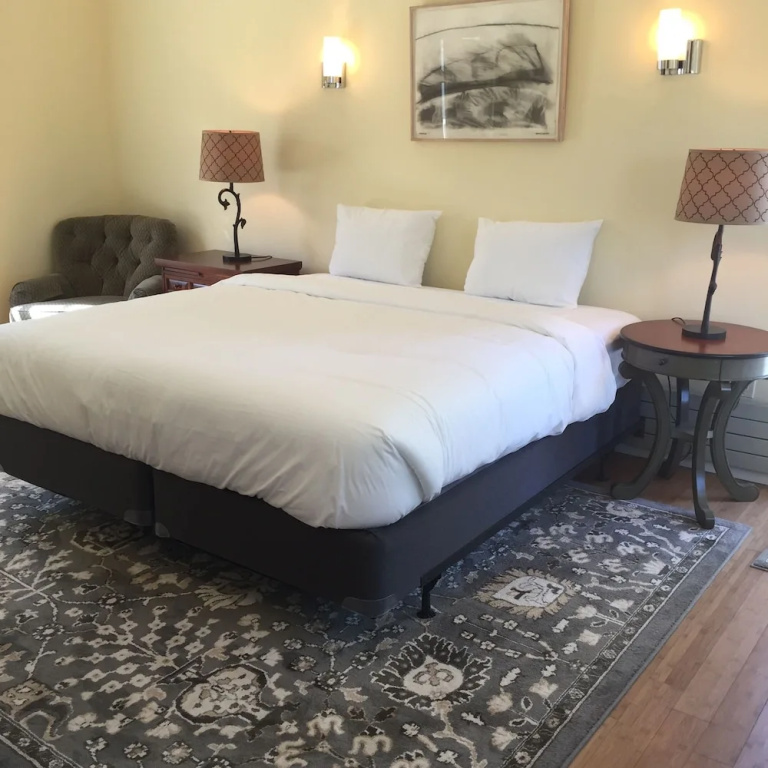 Double Bungalow (full double bed)