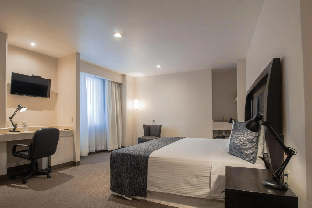 Double Suite (full double bed)