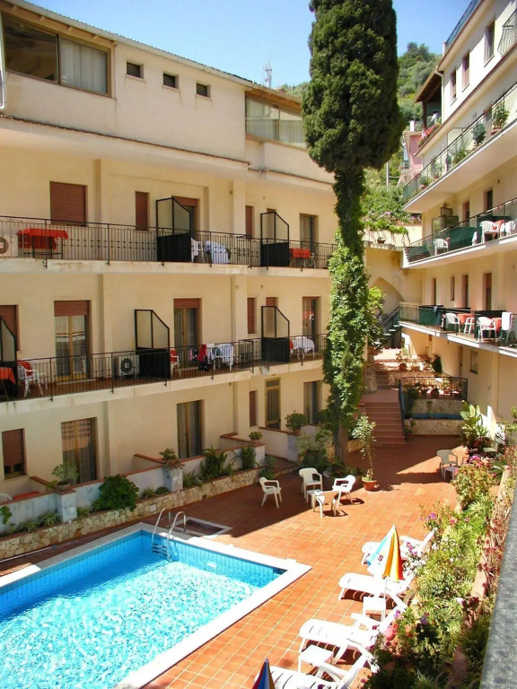 Hotel photo 11