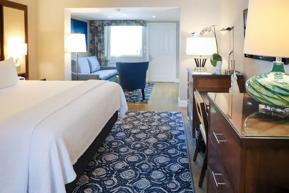Double Suite (full double bed)