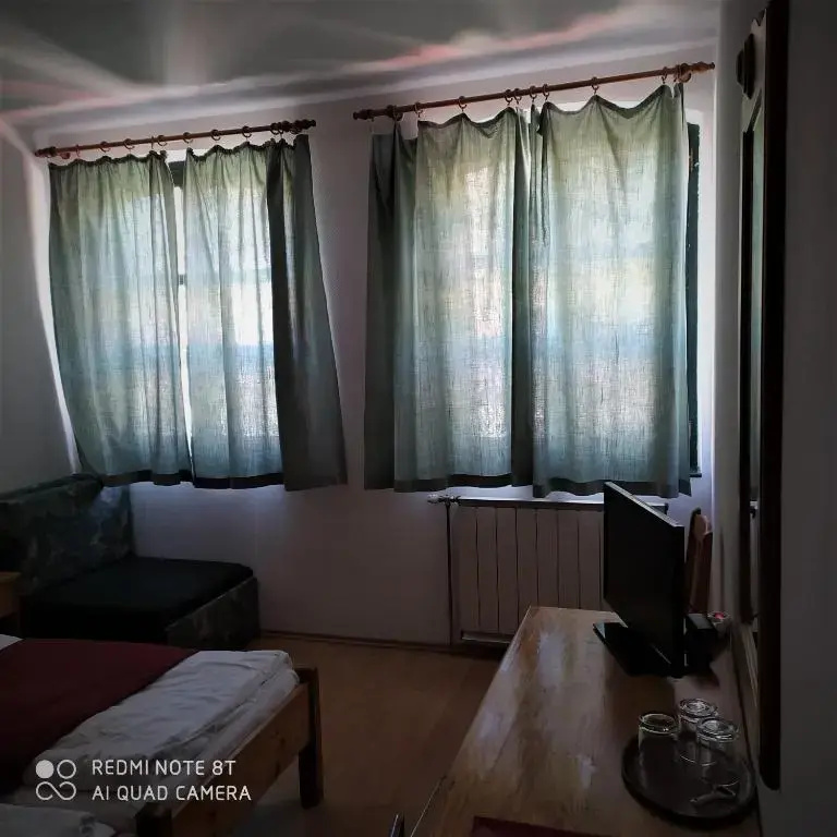 Bacchus Hotel Panzi - Chambres