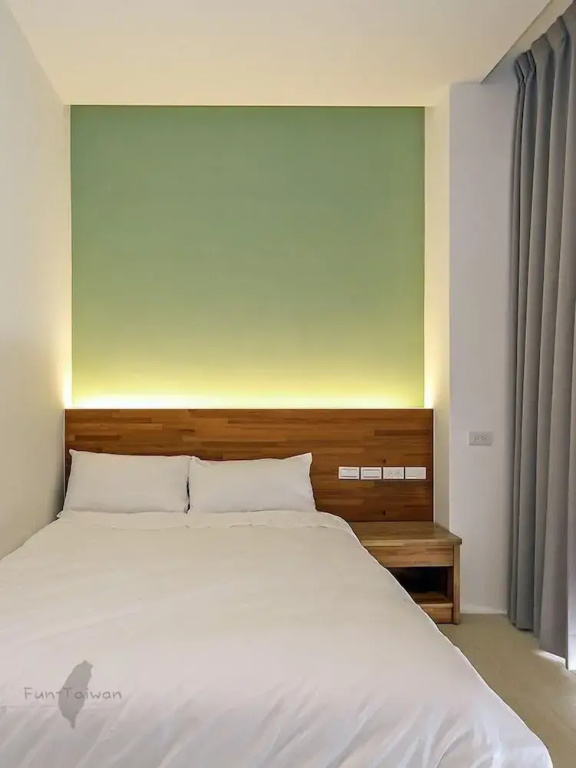Classic Double room (full double bed)