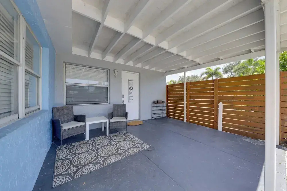 Patio & Heated Swim Spa Access: Home in Hollywood