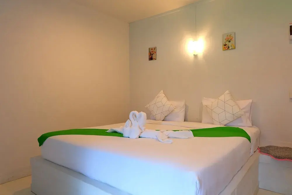 Standard Double room with balcony (full double bed)
