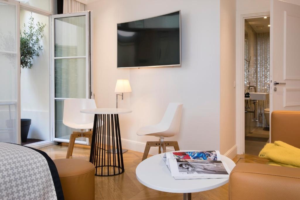 Hotel R de Paris 122