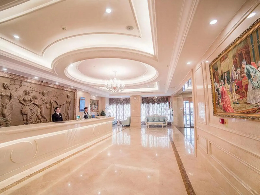 Lobby & Reception