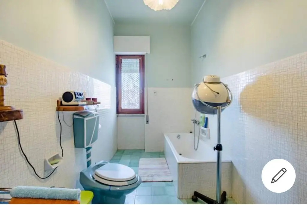 Il semaforo Una o due camere matrimoniali con bagno a pochi passi dal centro Pietrasanta, con Wi-Fi