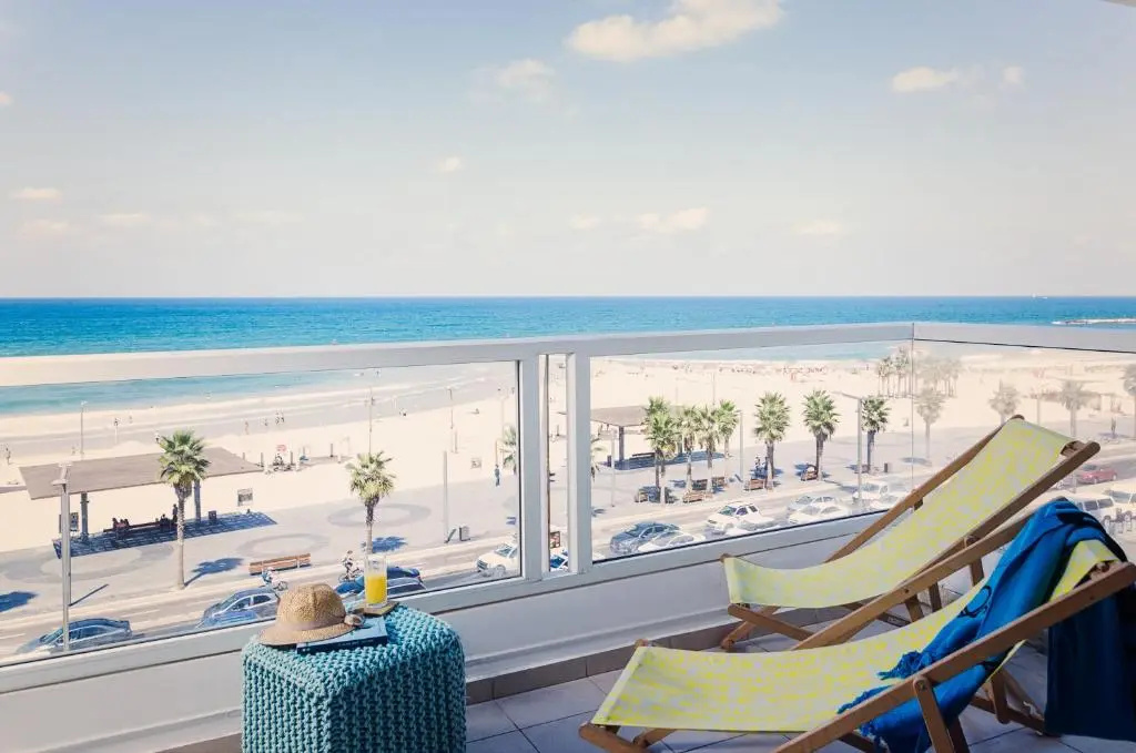 4 Bedroom Apartment on the Beach