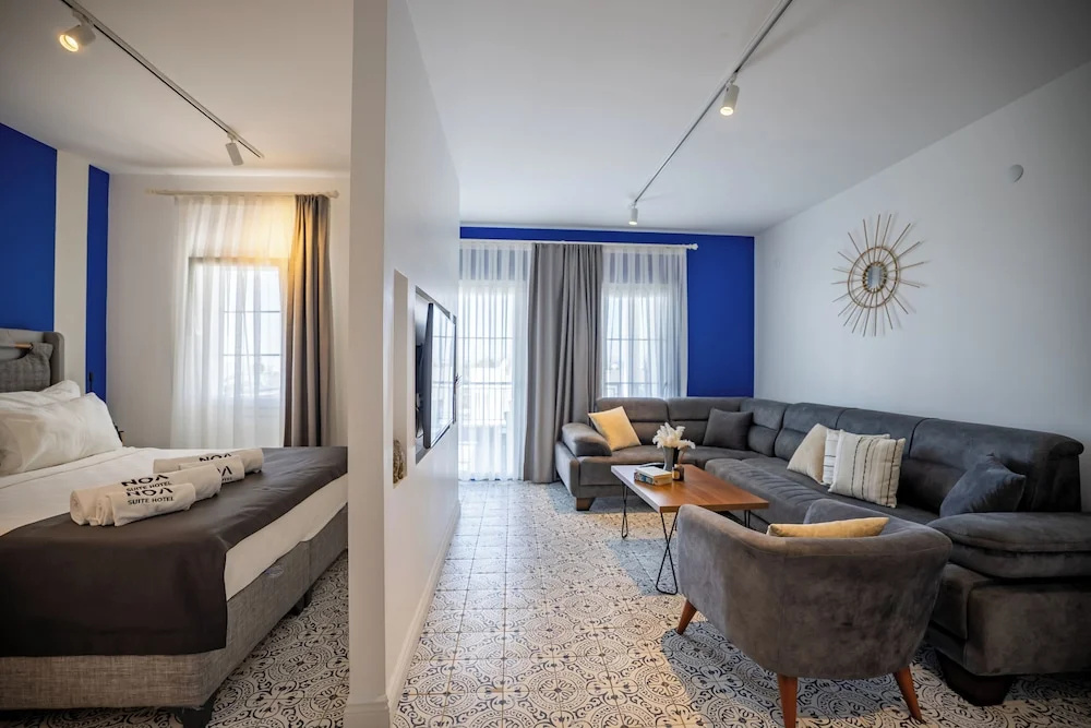 Apartment with balcony and with sea view