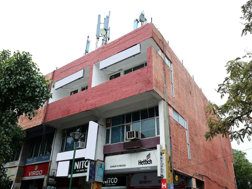 OYO 9230 Hotel Royal Brooks